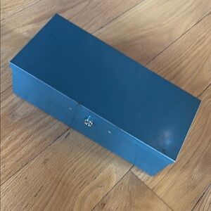 Vintage Merriam No. 8 Guardsman Metal Storage Box Rectangular Blue NO KEY